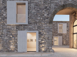 Оконная дверь с выдвижной алюминиевой створкой