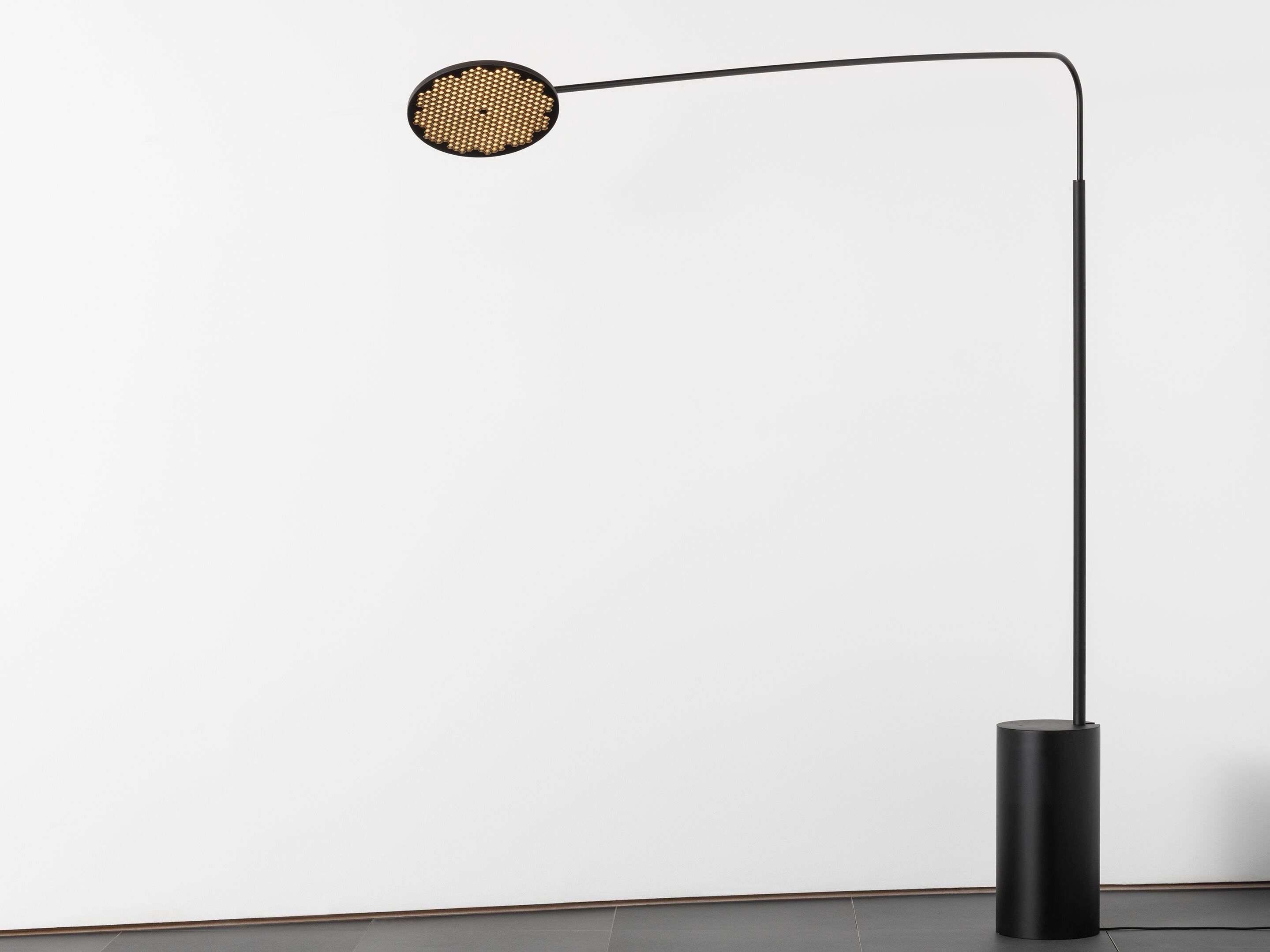 Регулируемый светодиодный торшер Artemide Гельголанд ARCH-00025936