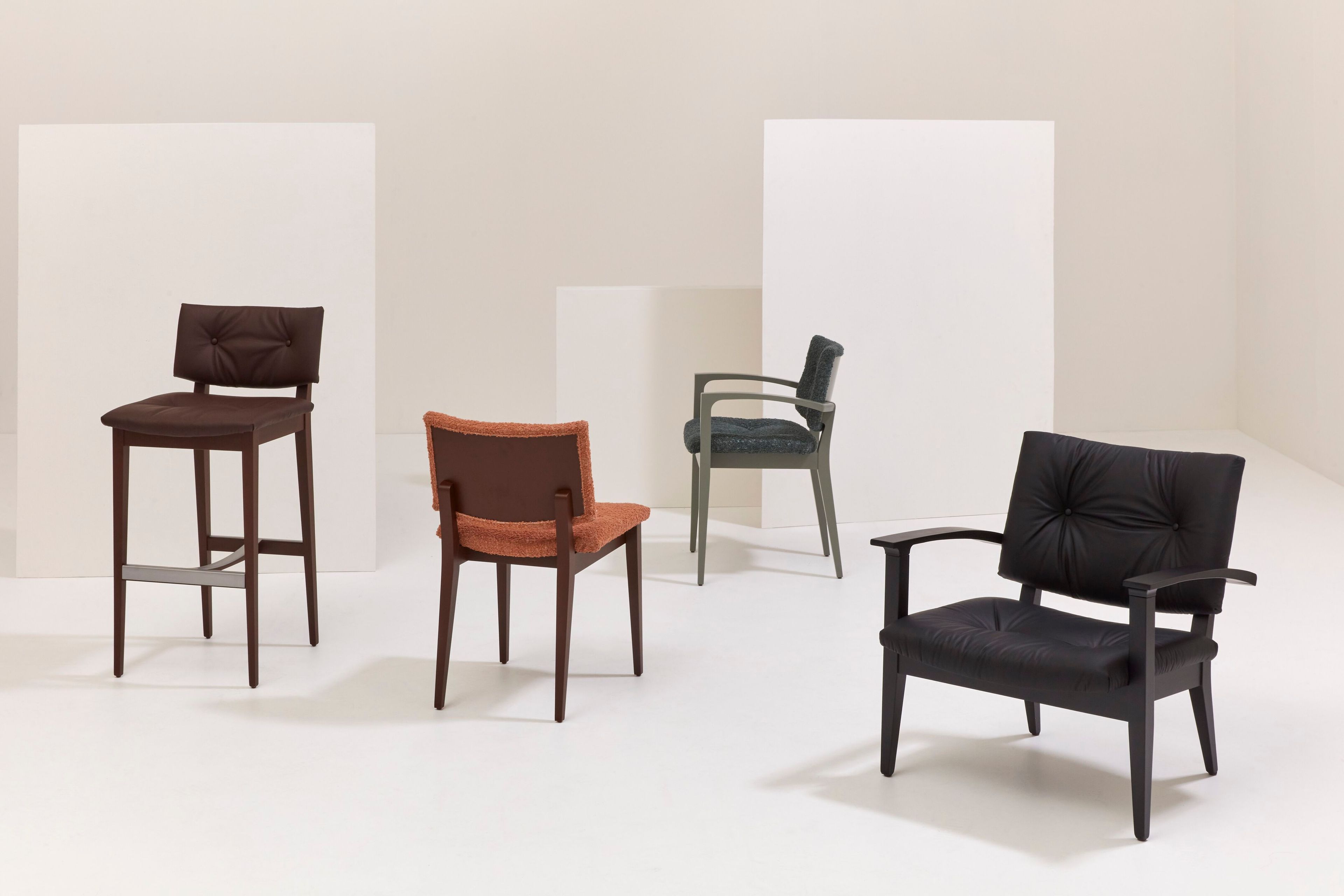 Мягкий стул из бука с подлокотниками Billiani Eileen ARCH-00084186 - Вид №2