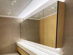 Многофункциональный диспенсер для умывальника