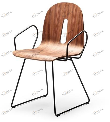CHAIRS & MORE Стул из орехового дерева с подлокотниками Gotham sun-id-1344942
