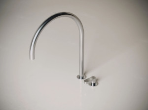 Смеситель для раковины из нержавеющей стали с поворотным горлышком