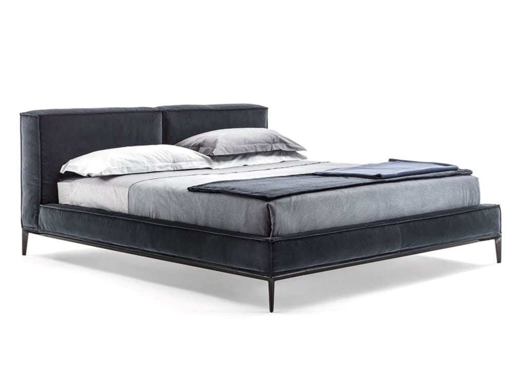 Тканевая кровать с мягким изголовьем Frigerio Taylor ARCH-00091819