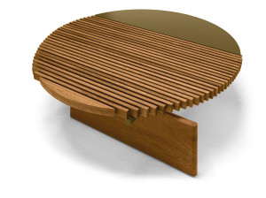 Стальной и деревянный низкий круглый садовый столик