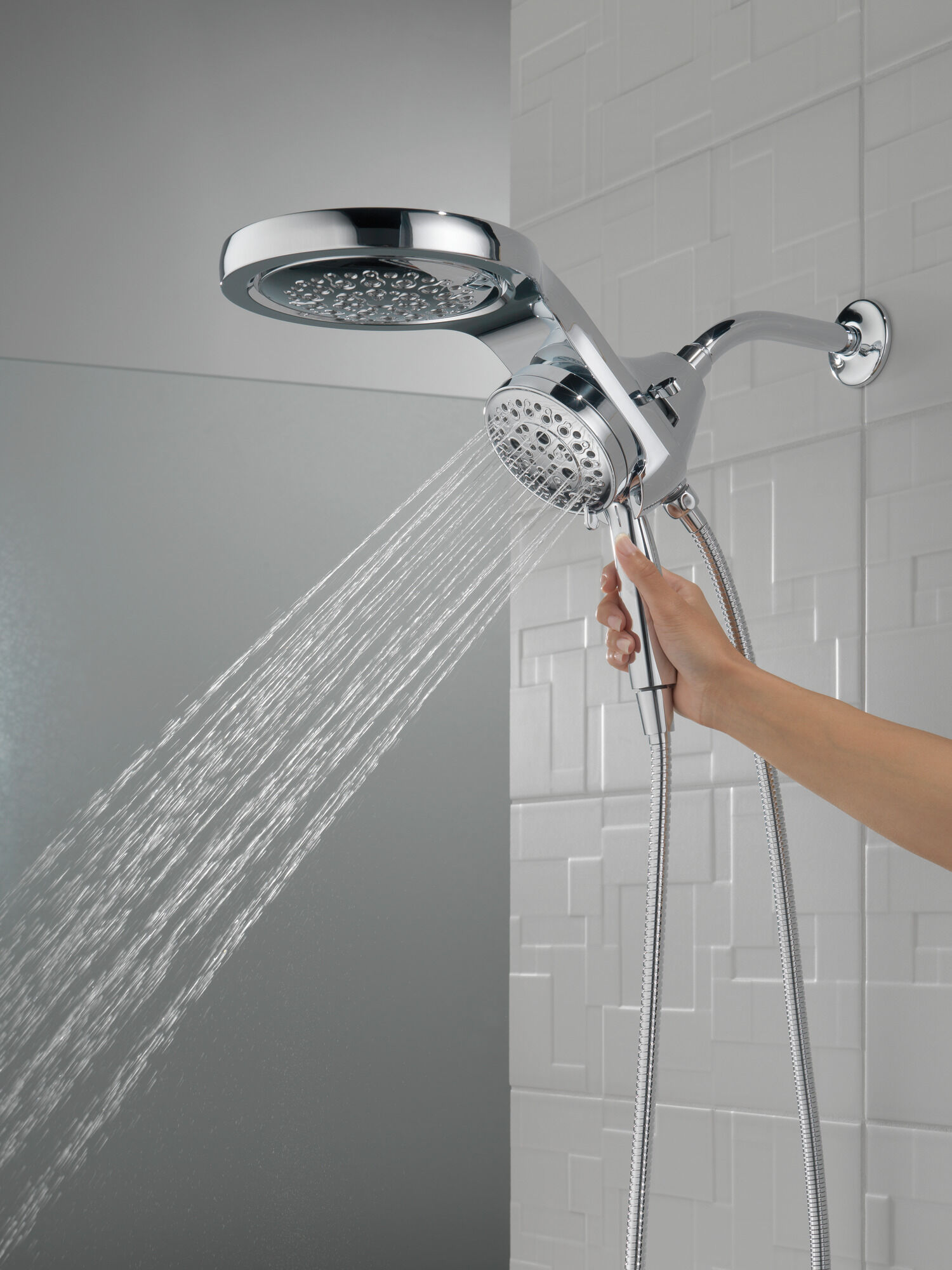 58680-25 HydroRain® H2Okinetic® 5-регулировочная душевая лейка два в одном Delta Faucet Universal Showering Хром  - Вид №1
