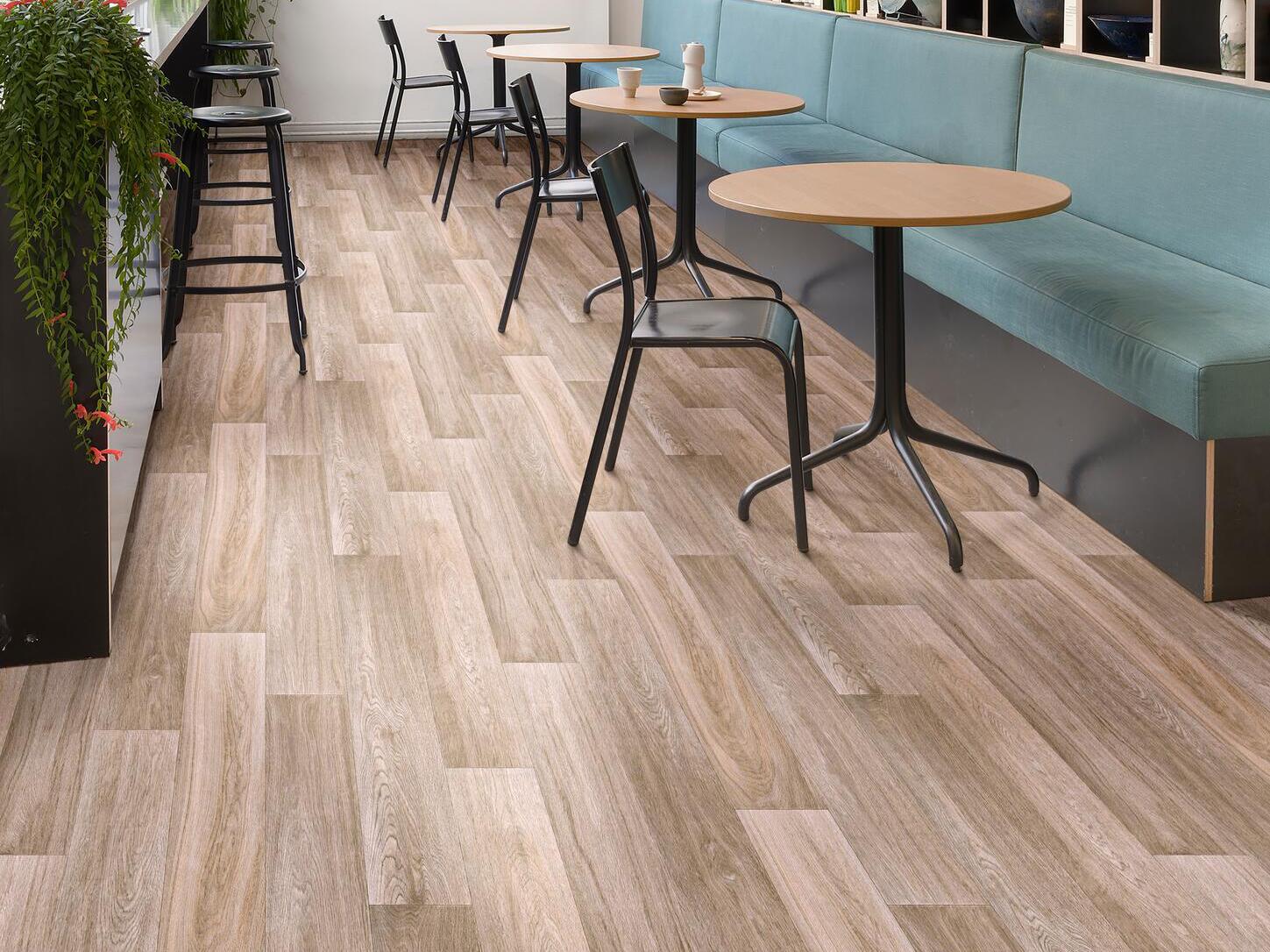 Нескользящий виниловый пол с эффектом дерева BEAUFLOR Titan ARCH-00135999