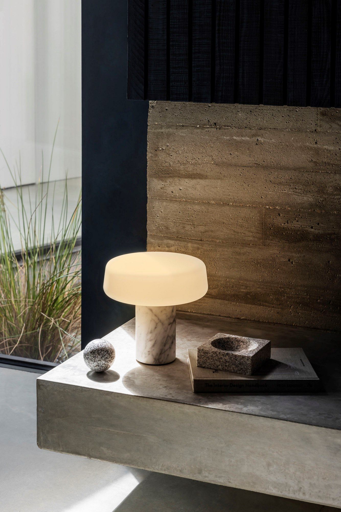 Светодиодная настольная лампа из каррарского мрамора Case SOLID ARCH-00053783 - Вид №6