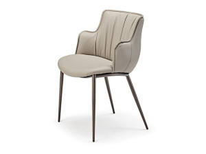 Кожаный мягкий стул с подлокотниками