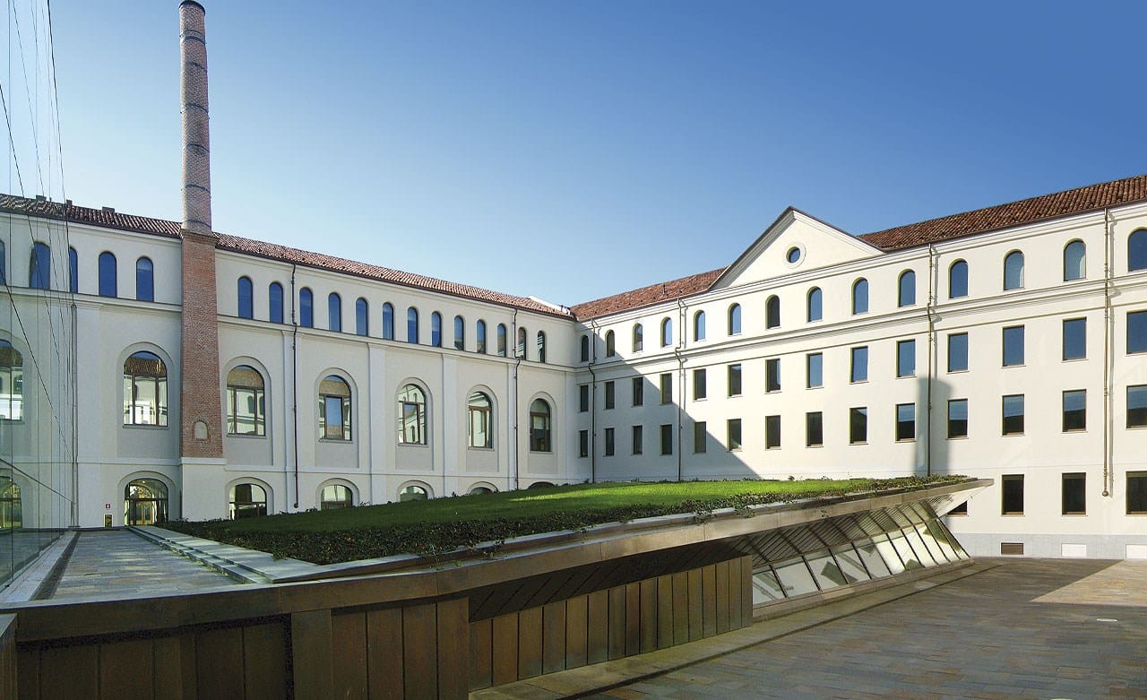 Алюминиевое и деревянное створчатое окно Capoferri Serramenti SA91 ARCH-00015458