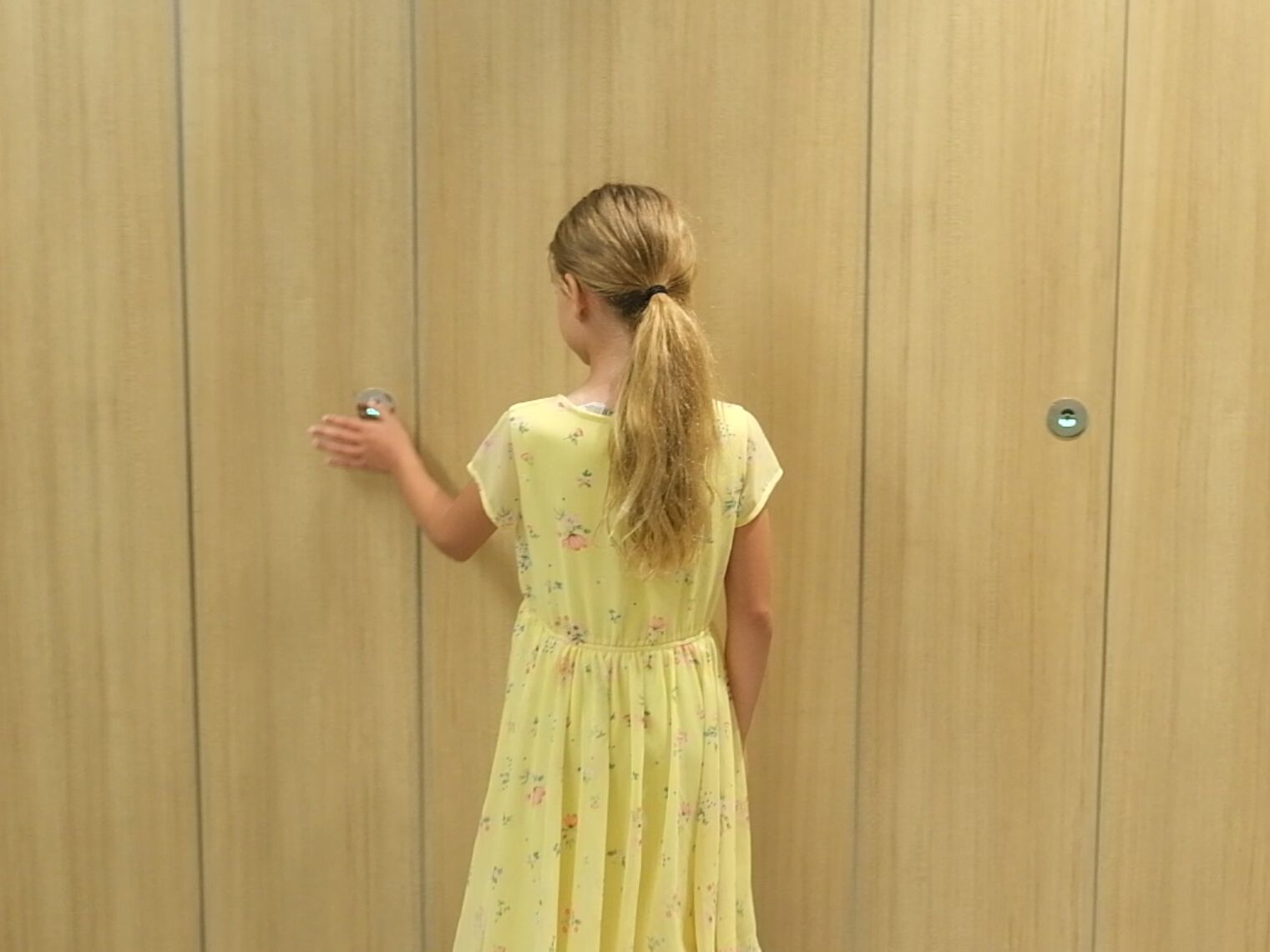 Перегородка для ванных комнат Stern TOUCHLESS WC CUBICLES ARCH-00025557