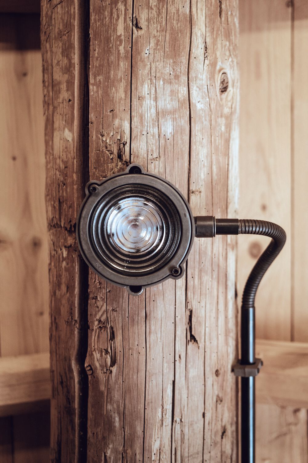 Анодированный алюминиевый потолочный светильник Genuit Graphite ARCH-00095174 - Вид №4