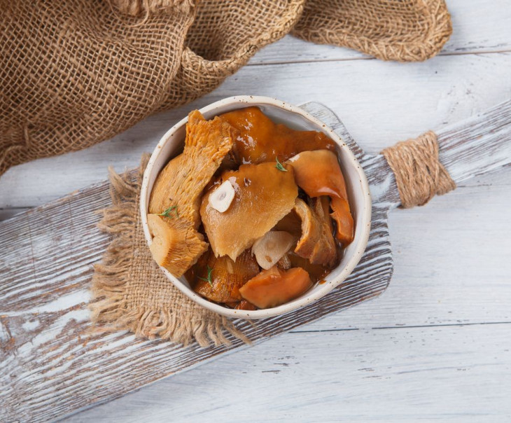 2579 Рыжики соленые резаные Вкусляндия 