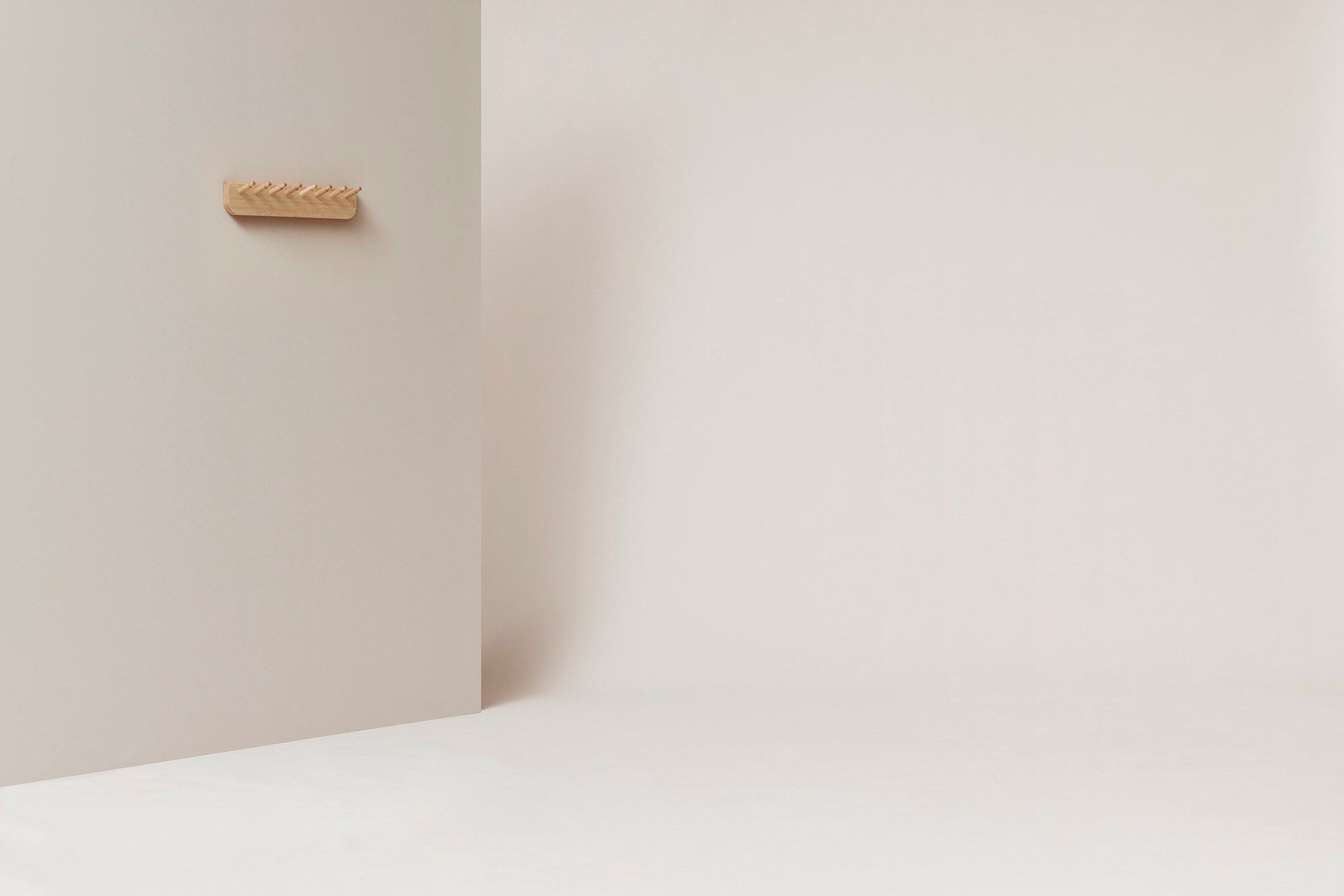 Дубовая настенная вешалка Form & Refine Echo ARCH-00113538 - Вид №5