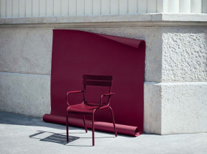 Алюминиевый штабелируемый садовый стул с подлокотниками