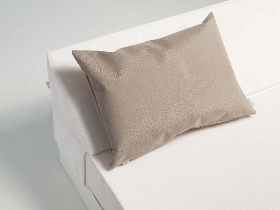 Прямоугольная однотонная подушка Batyline® для наружного применения COZIP BATYLINE 50x70 ARCH-00084757