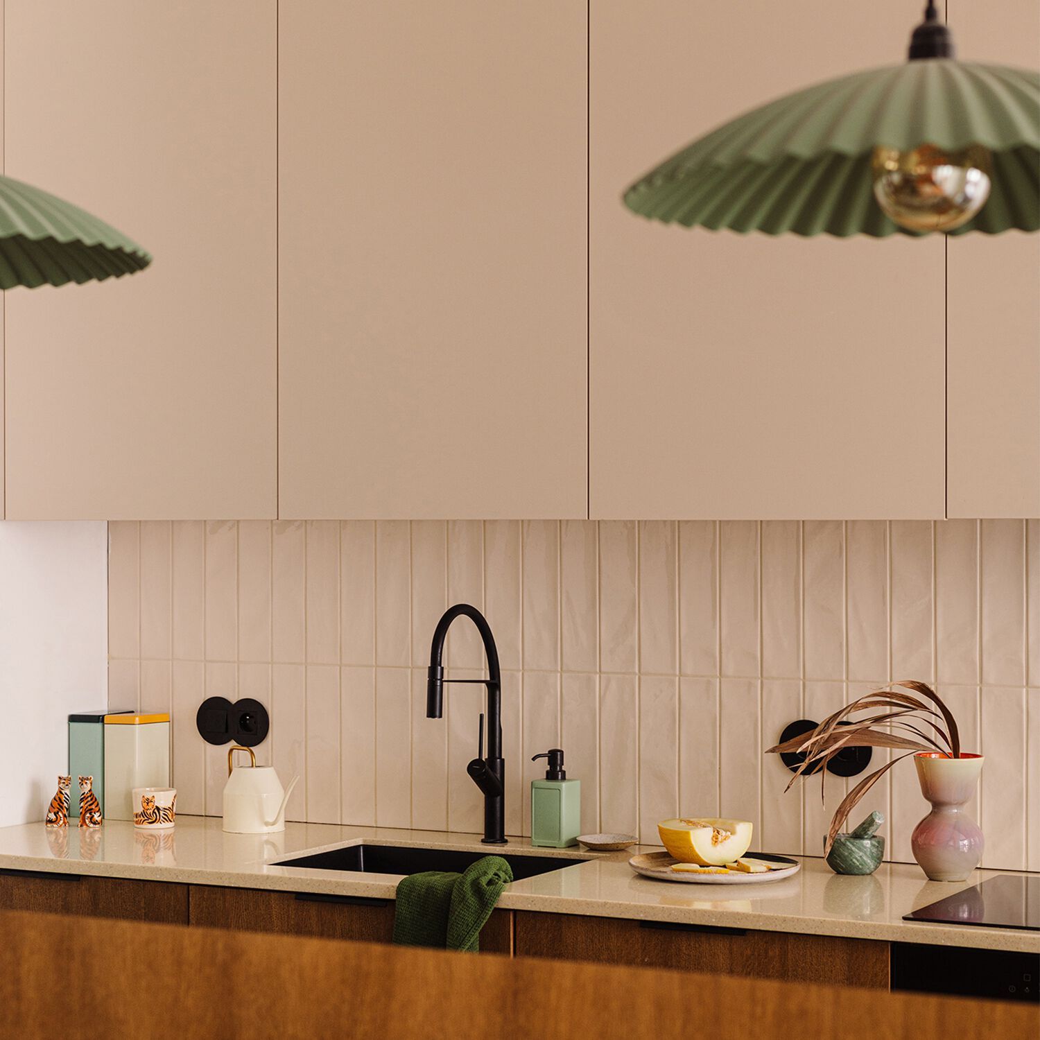 Кухонный смеситель со съемным ручным душем OMNIRES Vita ARCH-00066507 - Вид №3