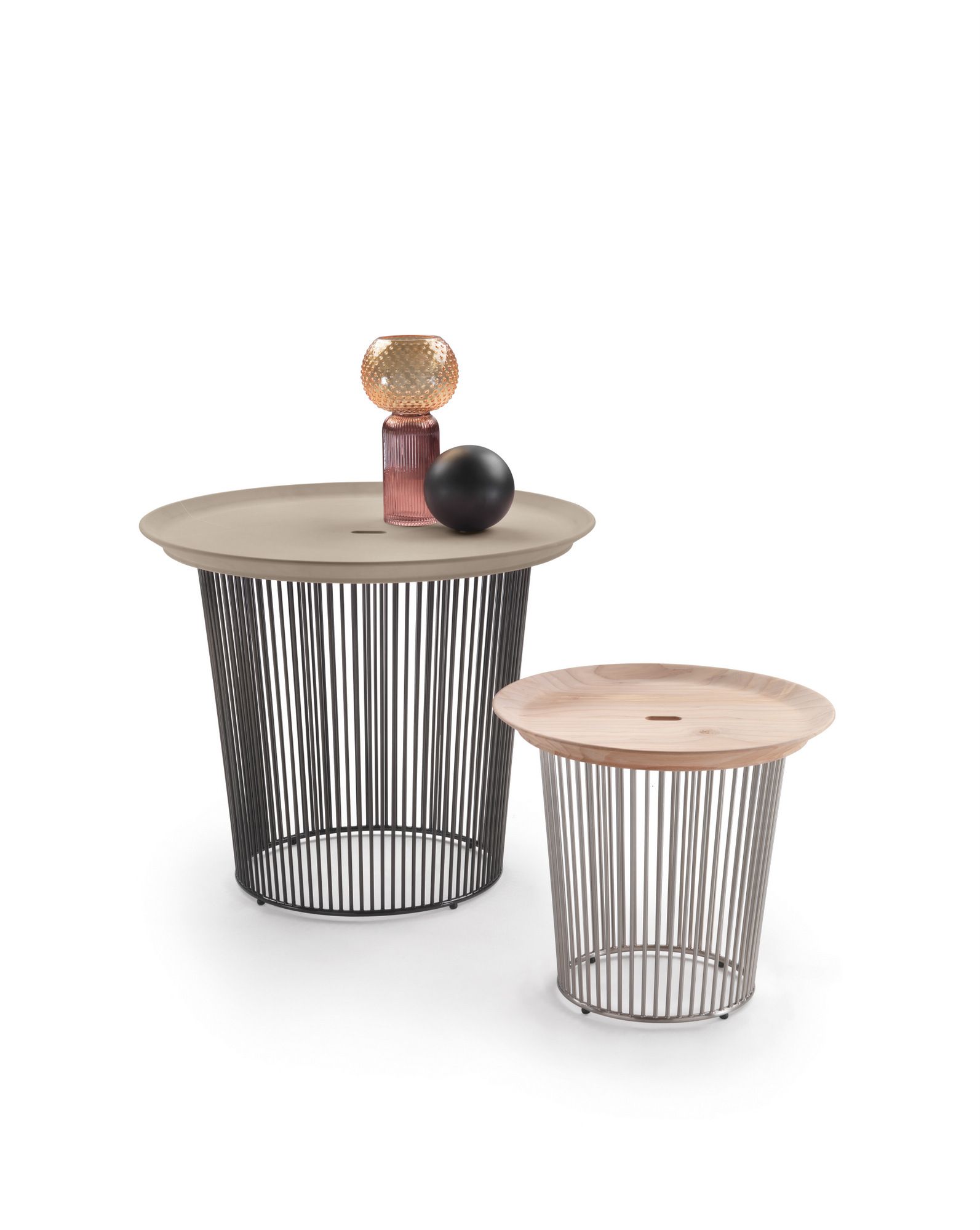 Круглый журнальный столик с металлической основой и керамической столешницей Flexform Berry ARCH-00062336