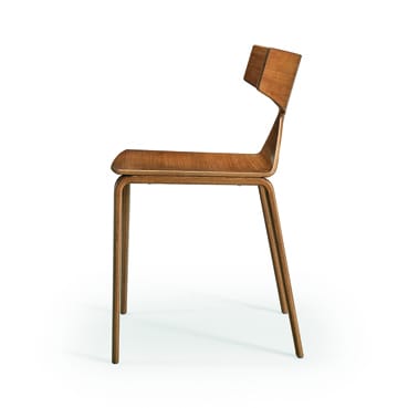 Деревянный стул