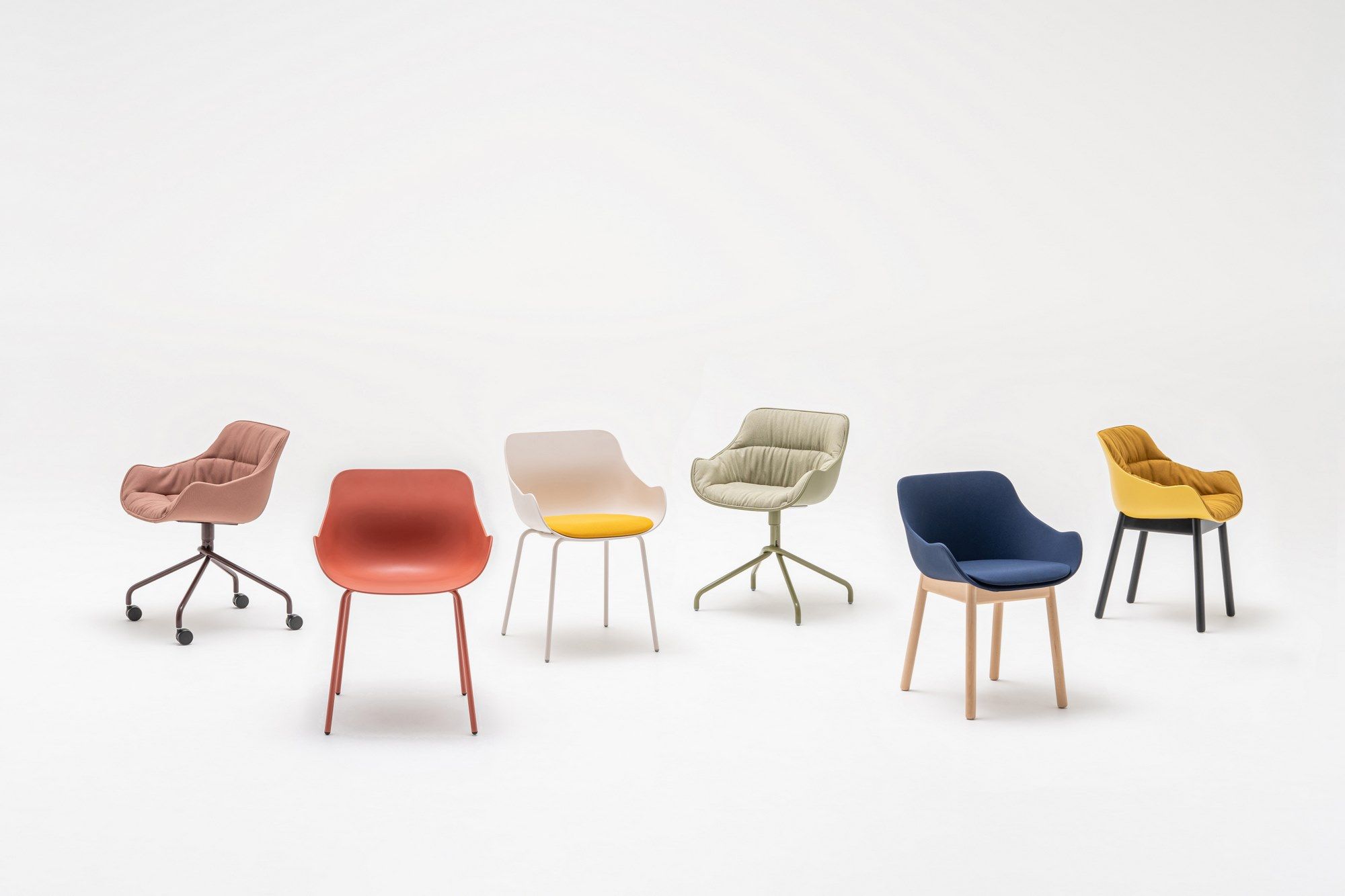 Тканевый стул с деревянной основой и подлокотниками MDD Baltic ARCH-00110088 - Вид №4