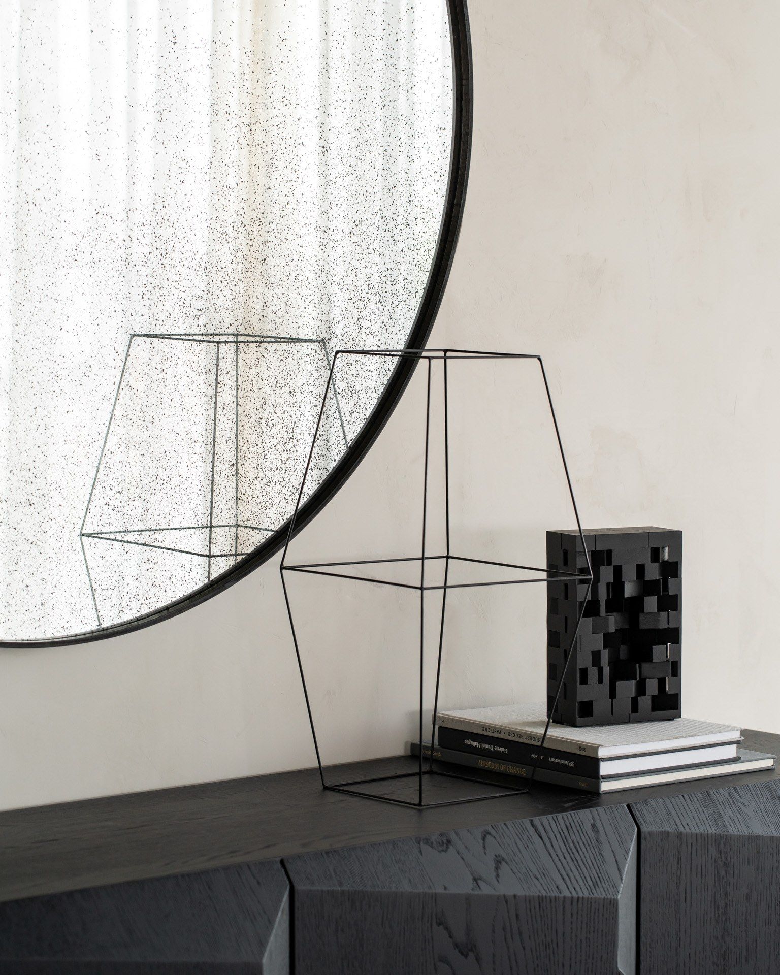 Настенное зеркало с круглой рамой Ethnicraft Aged Mirrors ARCH-00137711 - Вид №7