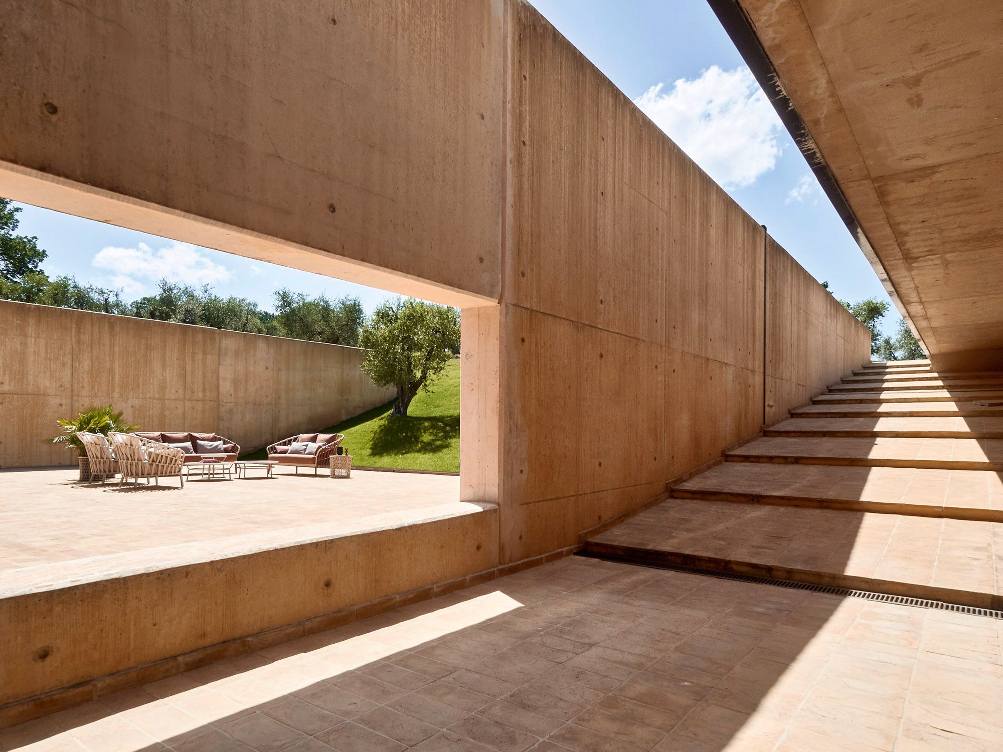 Кресло для сада из акриловой ткани с подлокотниками Varaschin Emma Cross ARCH-00102426 - Вид №3