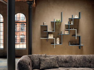 Деревянный подвесной книжный шкаф