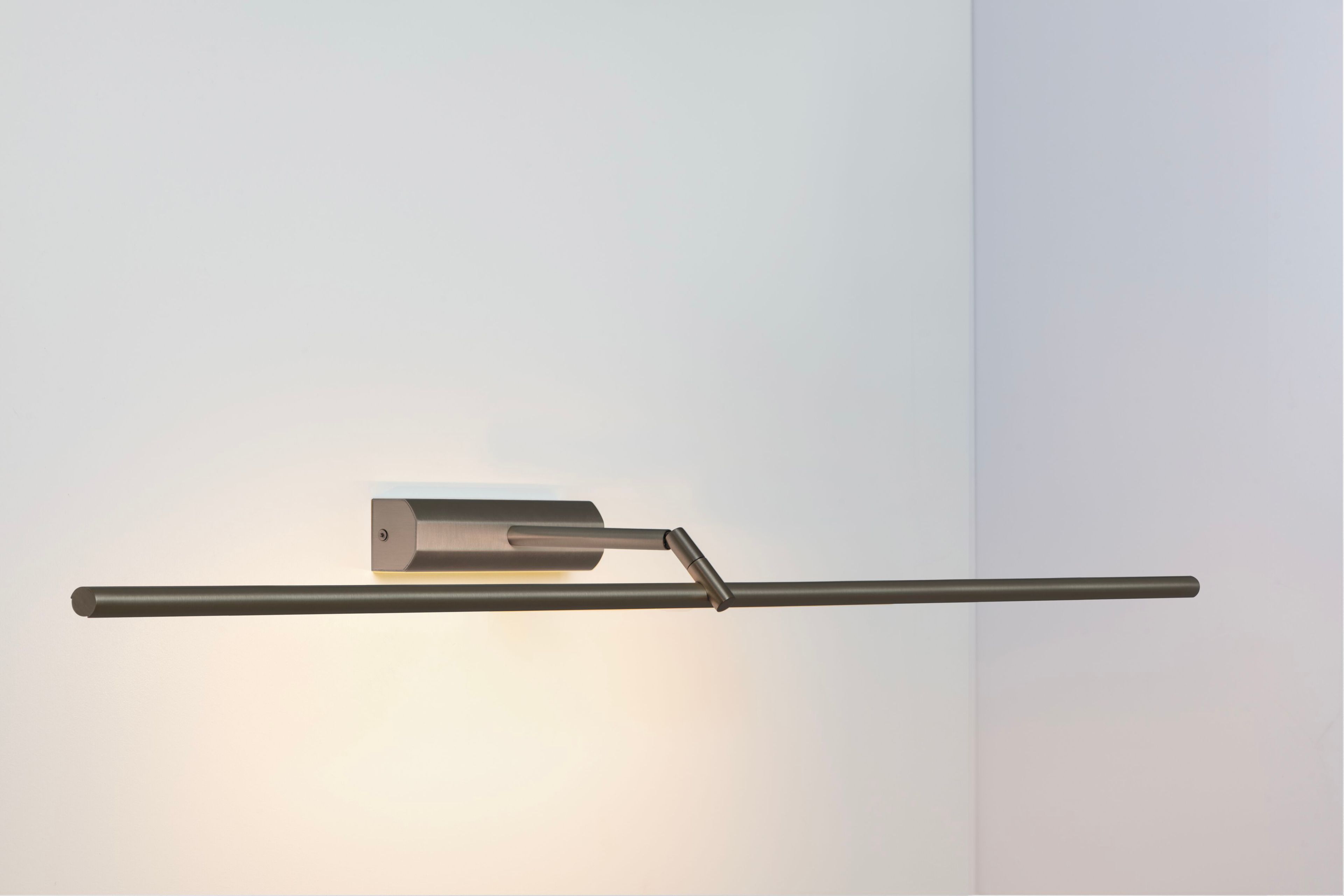 Латунный светодиодный настенный светильник для картин CVL Luminaires Airy ARCH-00060345 - Вид №30