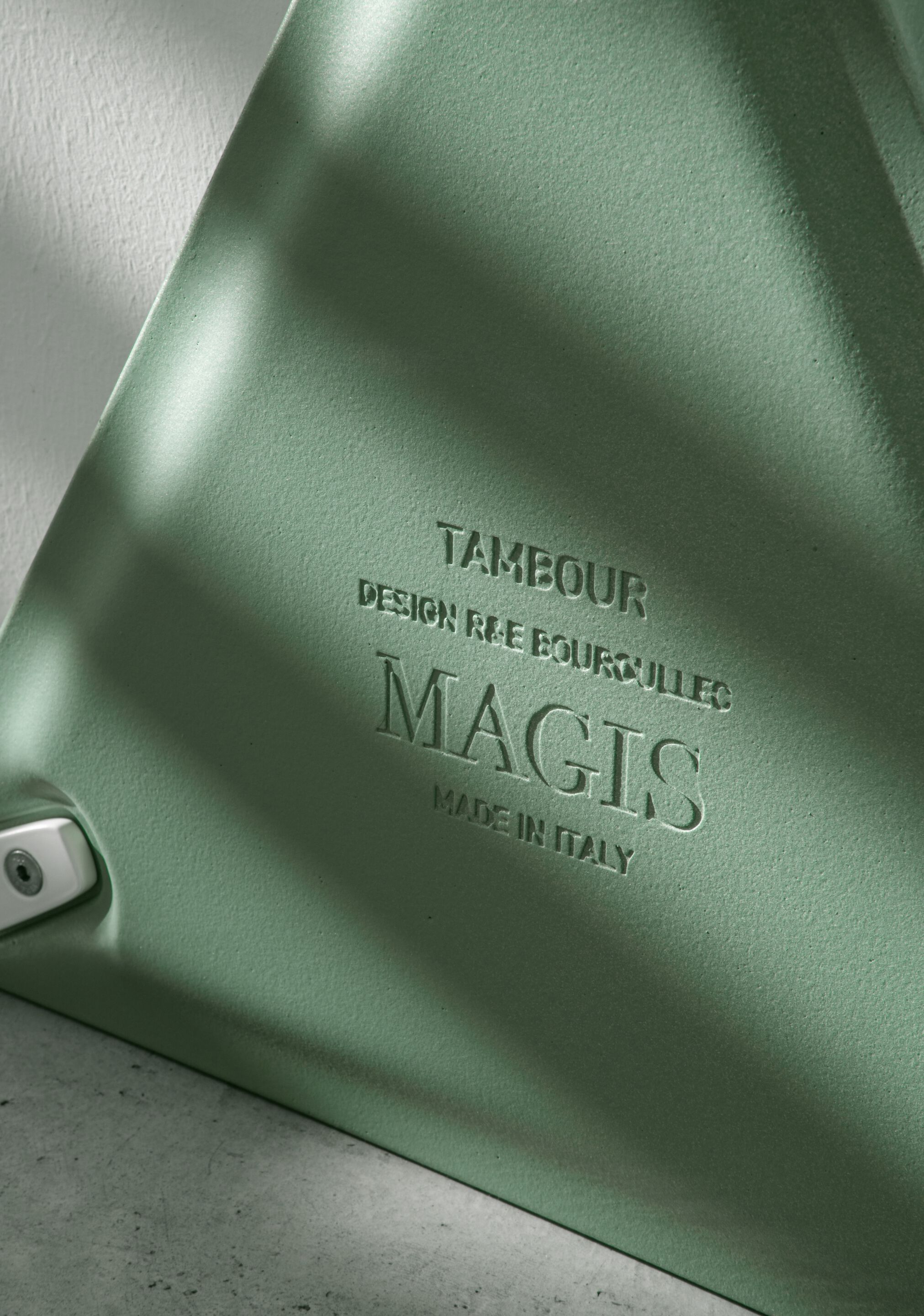 Алюминиевый ромбовидный высокий журнальный столик с жидким покрытием Magis тамбур ARCH-00151984 - Вид №6