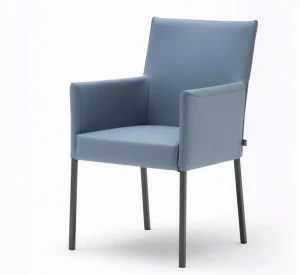 Rolf Benz Кожаное кресло с подлокотниками Rolf benz 652