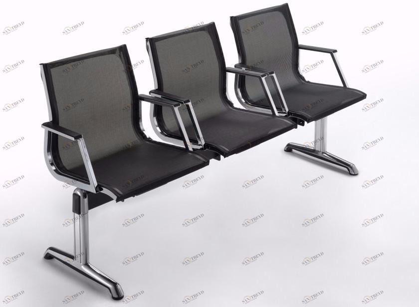 Luxy Сидя на напольной решетке Nulite sun-id-1405105