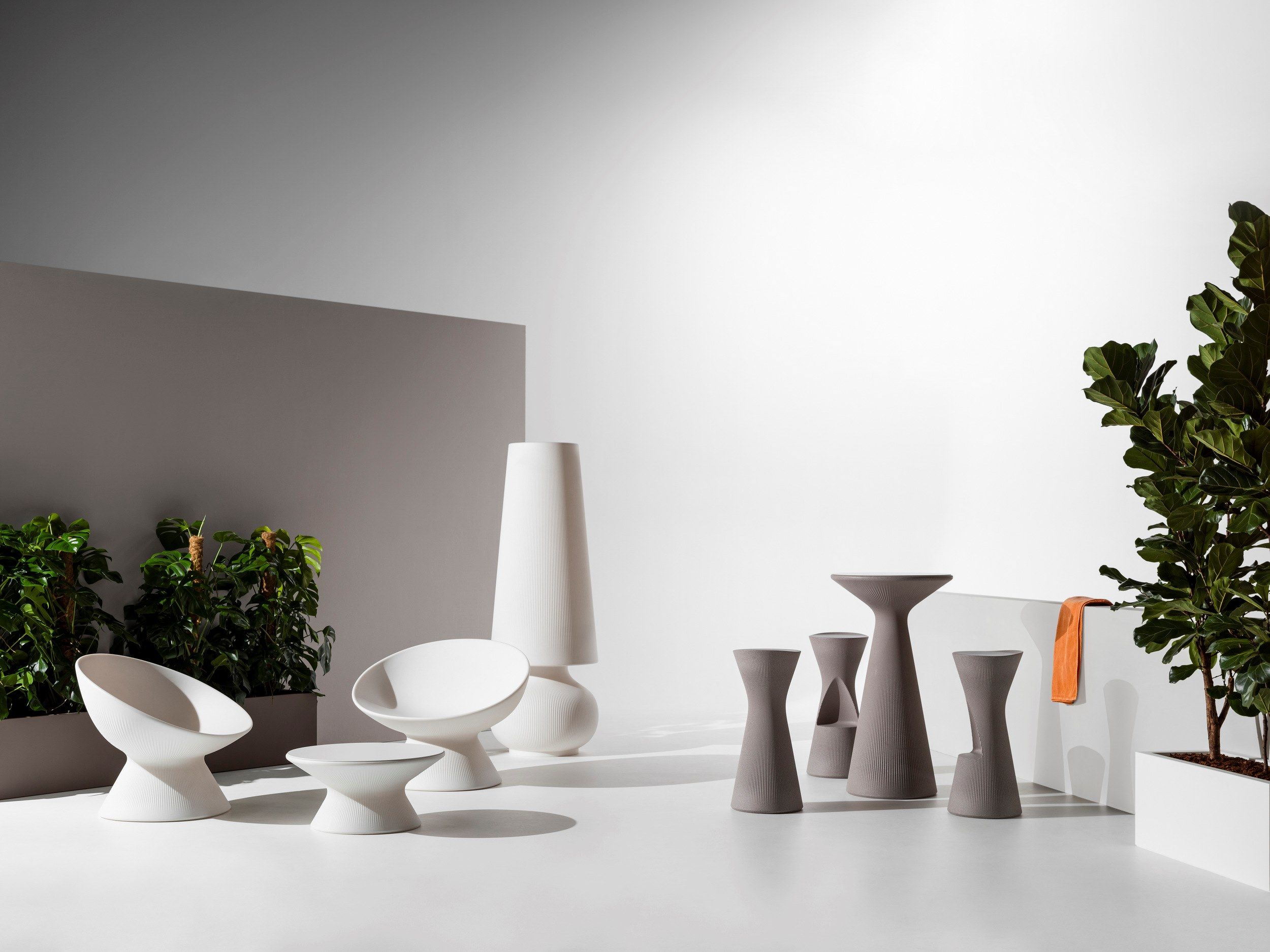 Высокий круглый стол из полиэтилена PLUST Fade ARCH-00053492 - Вид №6