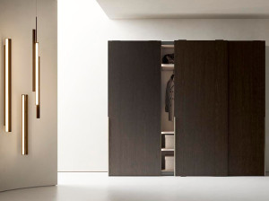 Шкаф с раздвижными дверями