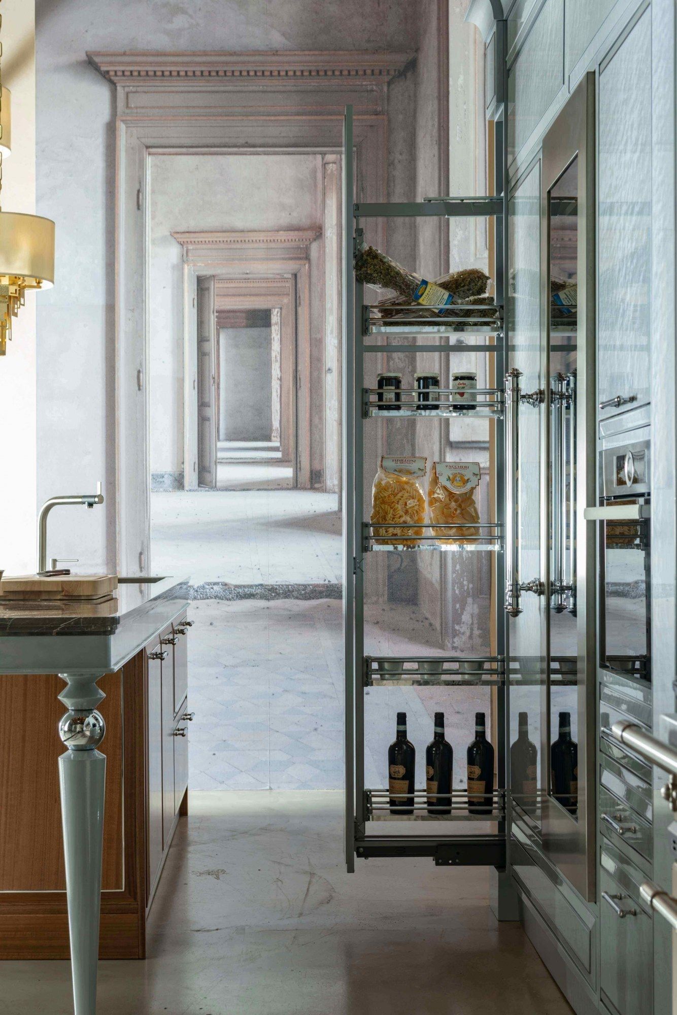 Кухня из эвкалипта с ручками на заказ с полуостровом Martini Interiors эссенция ARCH-00072314 - Вид №7