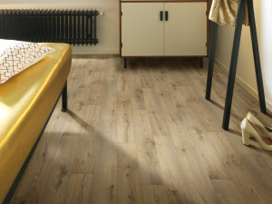 Нескользящий виниловый пол с эффектом дерева