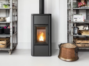 Вентилируемая пеллетная печь с водонепроницаемой структурой