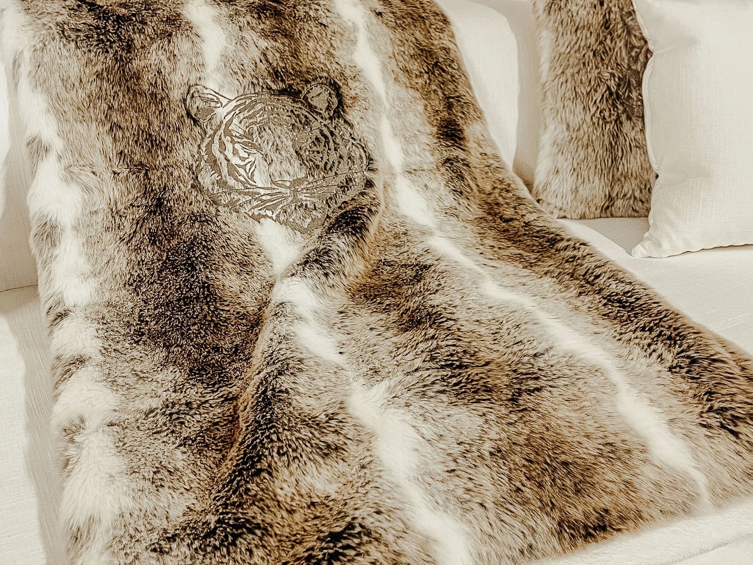 Ручной вышитый плед из искусственного меха MX HOME Megeve ARCH-00102384 - Вид №4