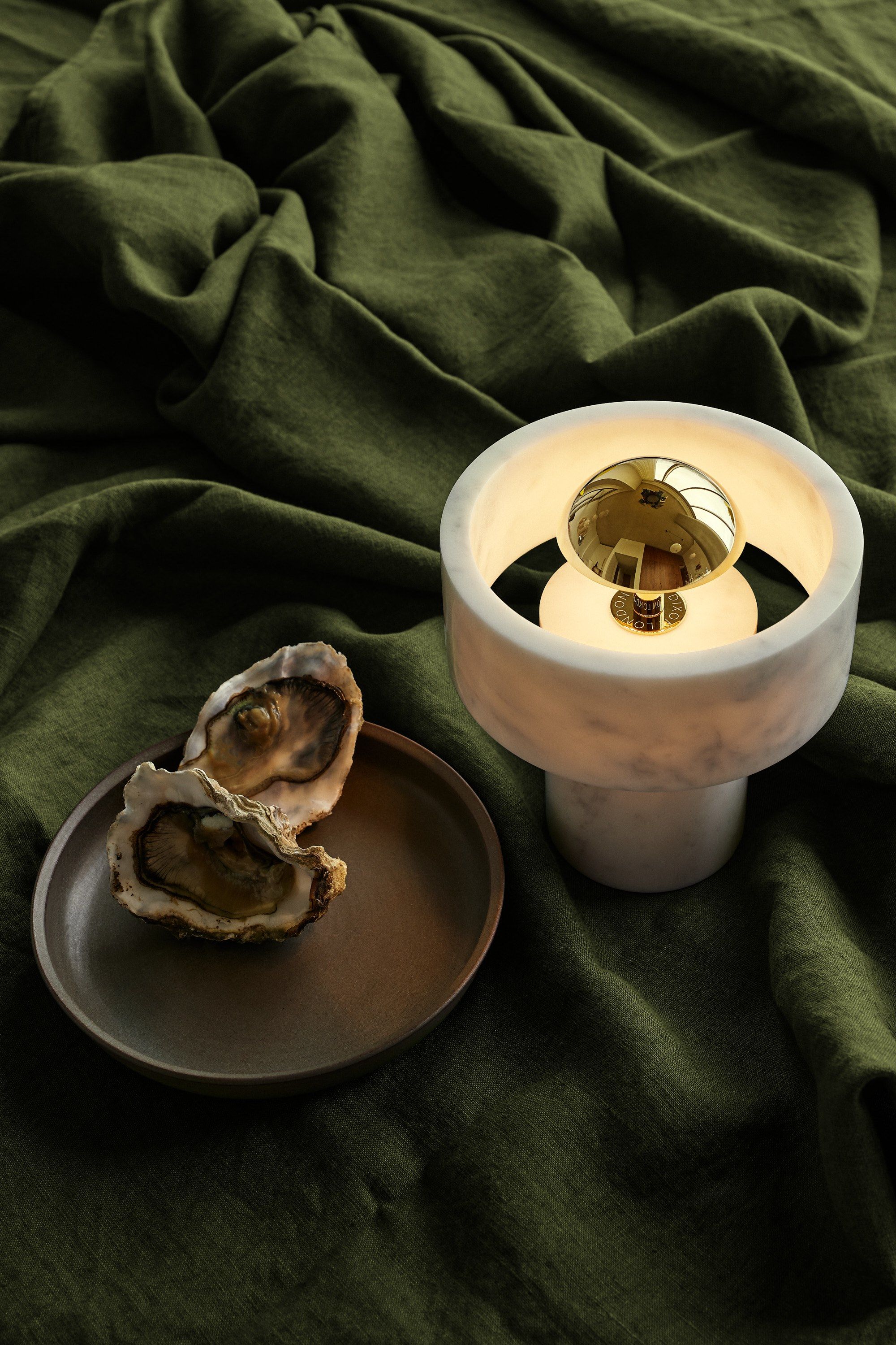 Мраморная настольная лампа с батарейным питанием Tom Dixon Stone ARCH-00060913 - Вид №16