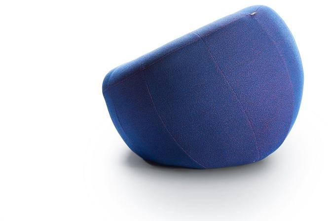 Deadgood Кресло с обивкой из ткани с подлокотниками Capsule C1 - Вид №3