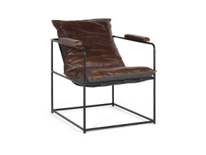 Кожаное кресло с подлокотниками