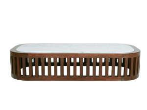 Деревянный низкий журнальный столик