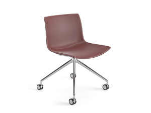 Кожаный стул с колесами