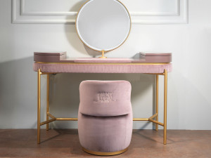 Мобильный туалетный столик