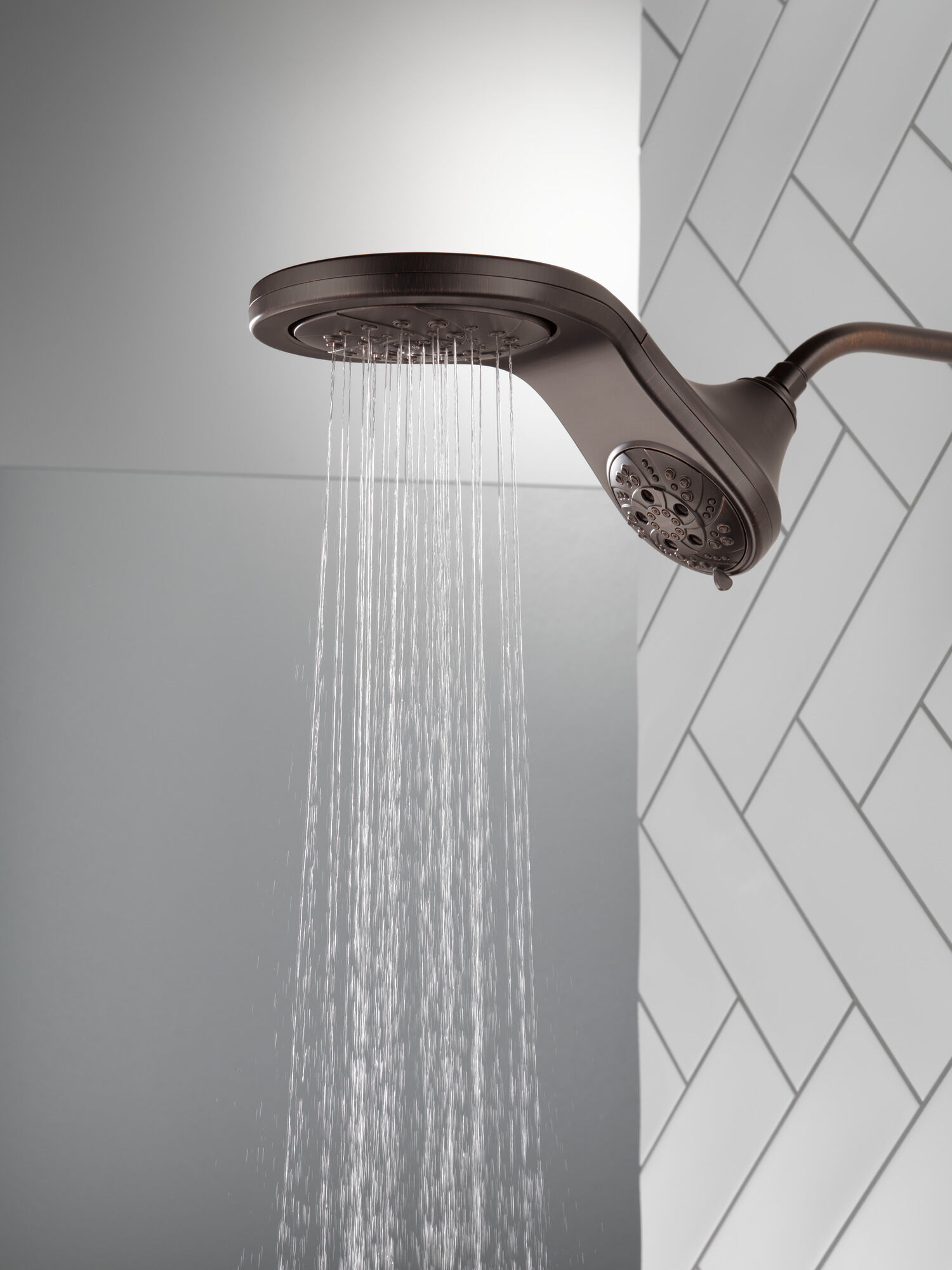 58581-RB25-PK HydroRain® H2Okinetic® 5-регулировочная душевая лейка два в одном Delta Faucet Universal Showering Венецианская бронза  - Вид №6