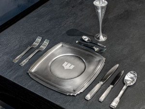Набор серебряных столовых приборов / тарелок