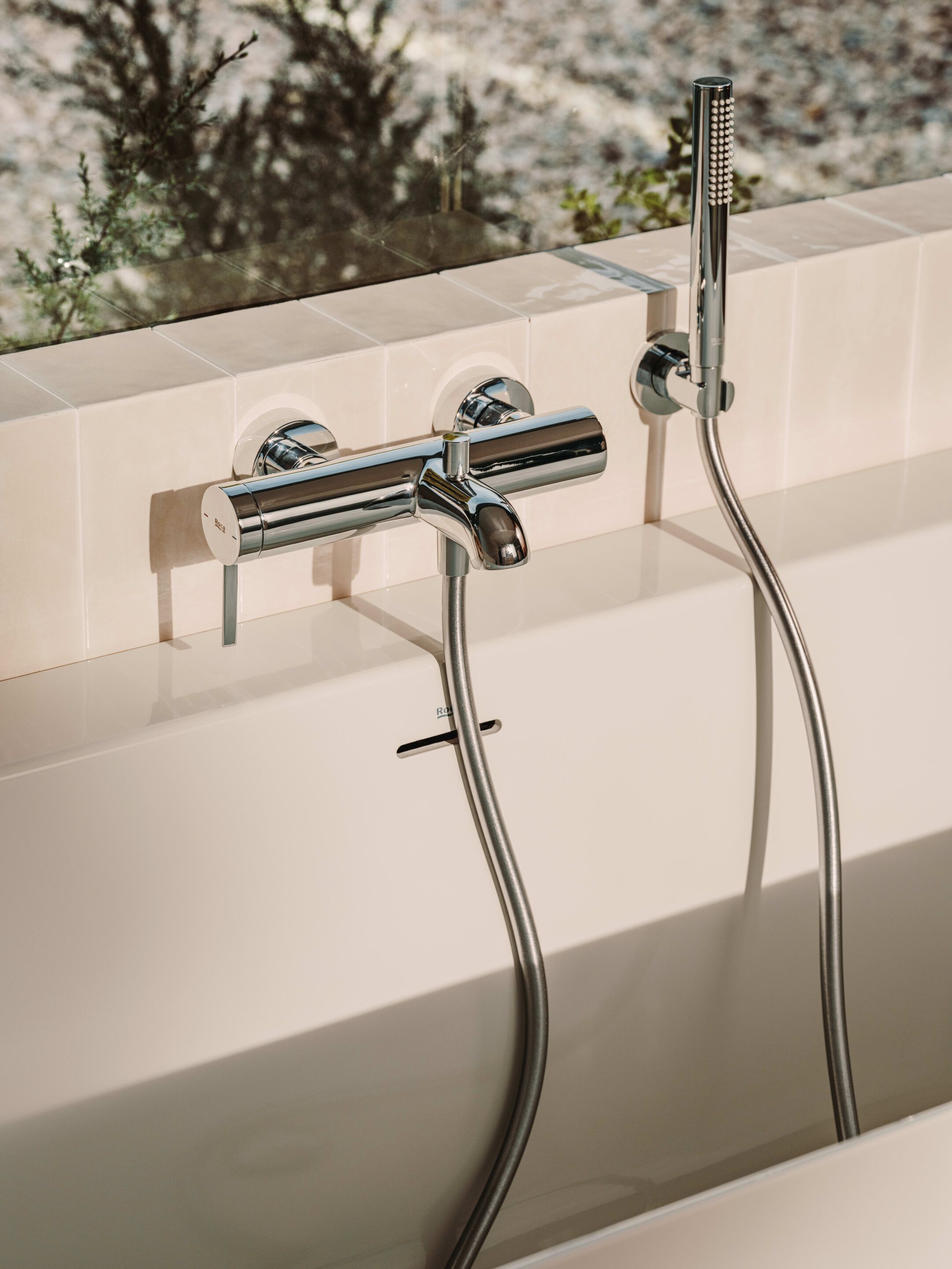 Наружный смеситель для ванны с переключателем Roca Ona ARCH-00030949 - Вид №8