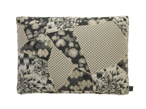 Прямоугольная подушка с цветочным рисунком