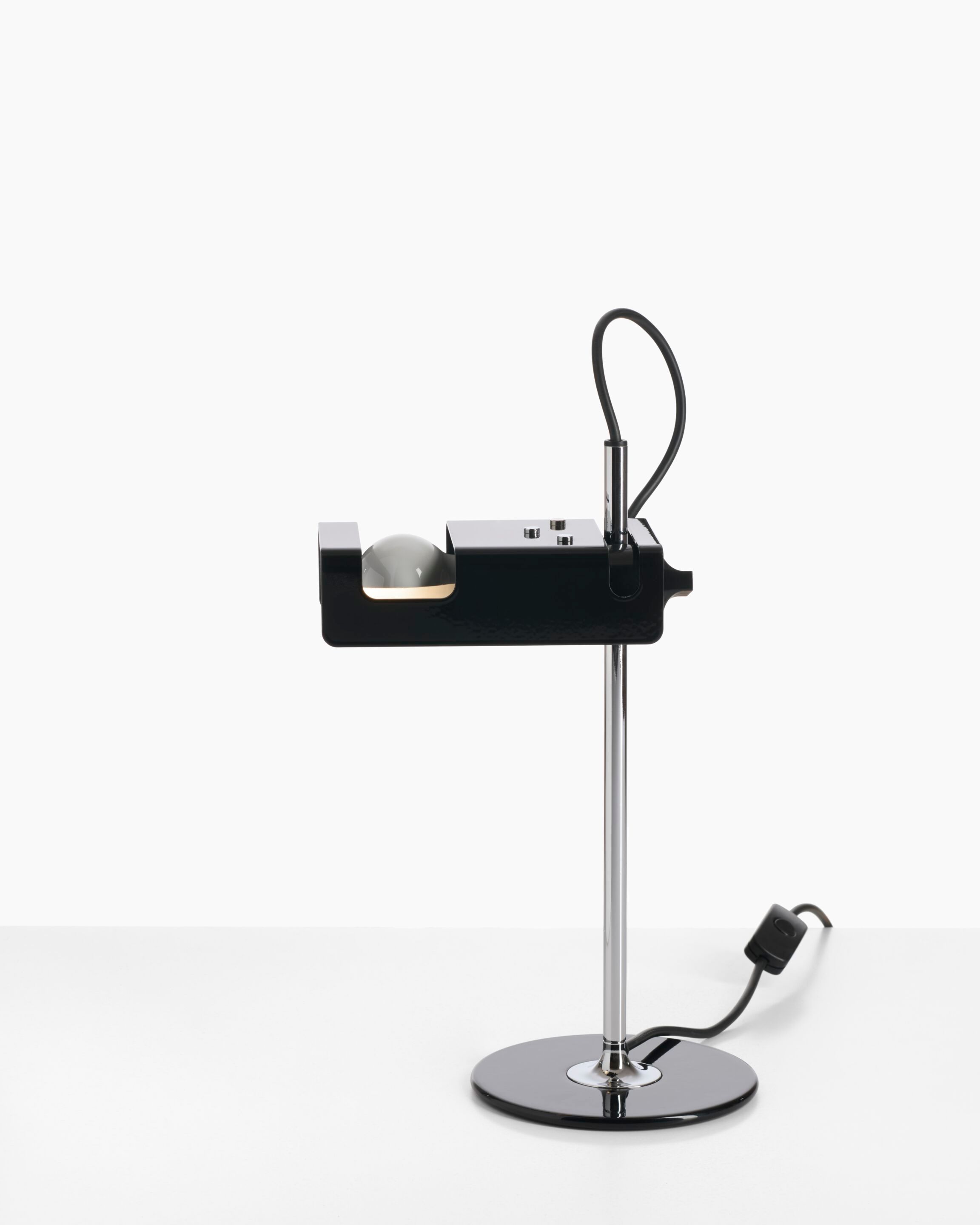 Регулируемая алюминиевая настольная лампа Oluce ARCH-00127131 - Вид №4