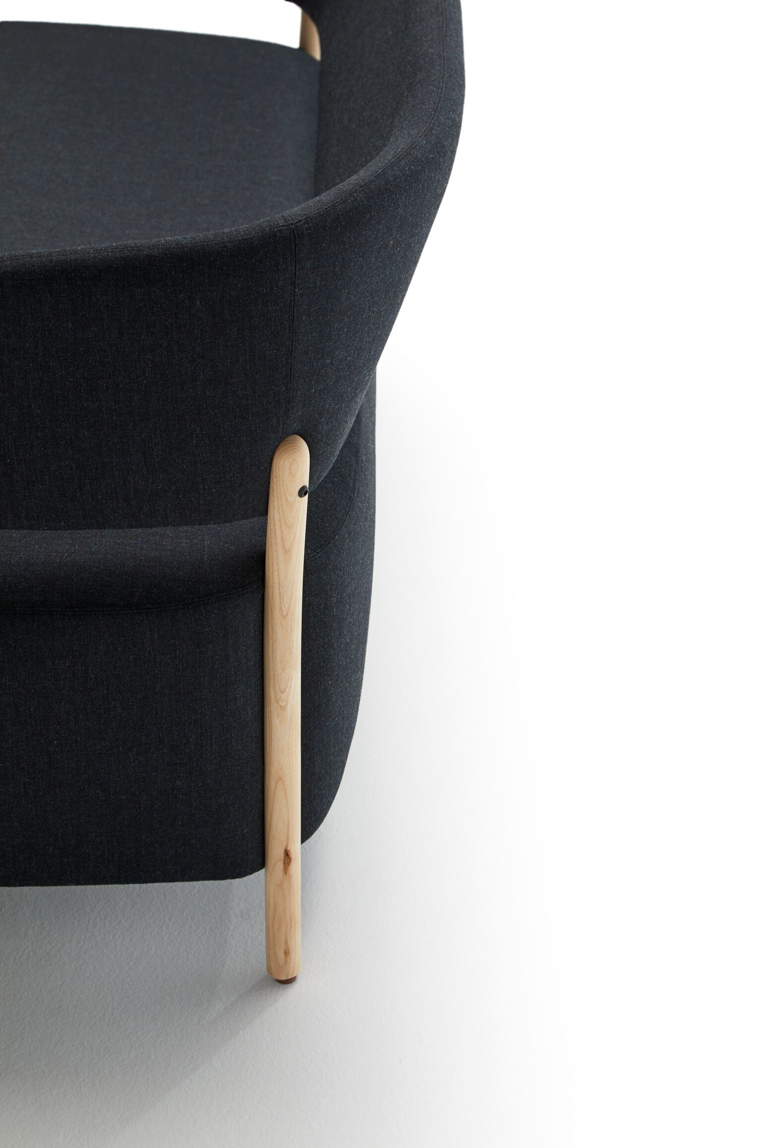 Тканевое кресло с подлокотниками Blasco&Vila RC Wood ARCH-00010482 - Вид №4