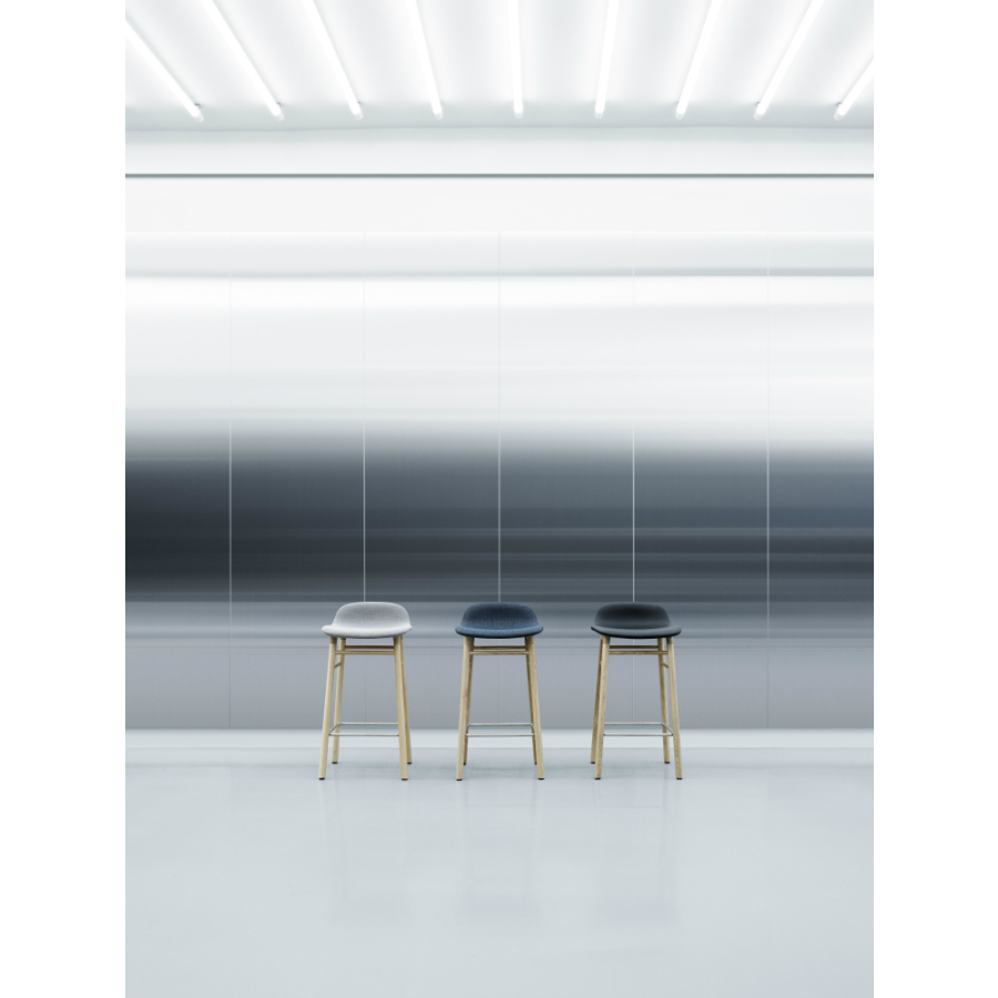 Барный стул Form с ножками из дуба 65 см, зеленый Normann Copenhagen 602784 - Вид №2
