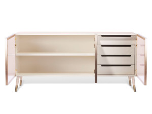 Деревянный шкаф с распашными дверями